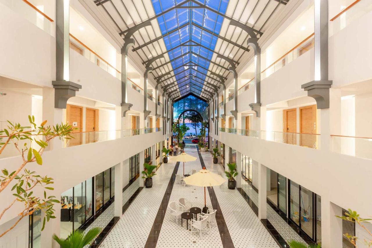 Anona Beachfront Phuket Resort-Sha Extra Plus Patong Bagian luar foto